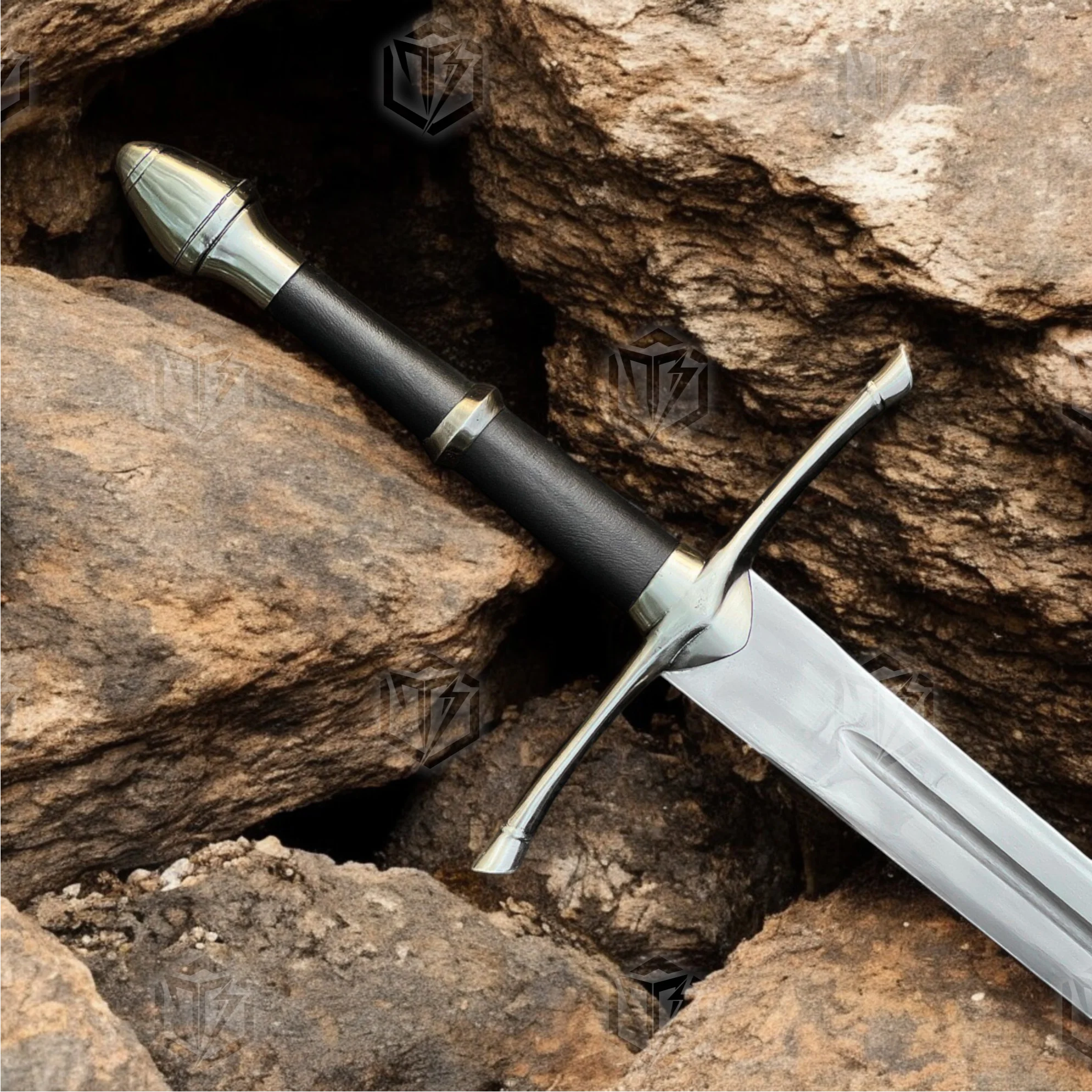 Premium Aragorn’s Strider Legacy Sword Replica LOTR with Oak Stand