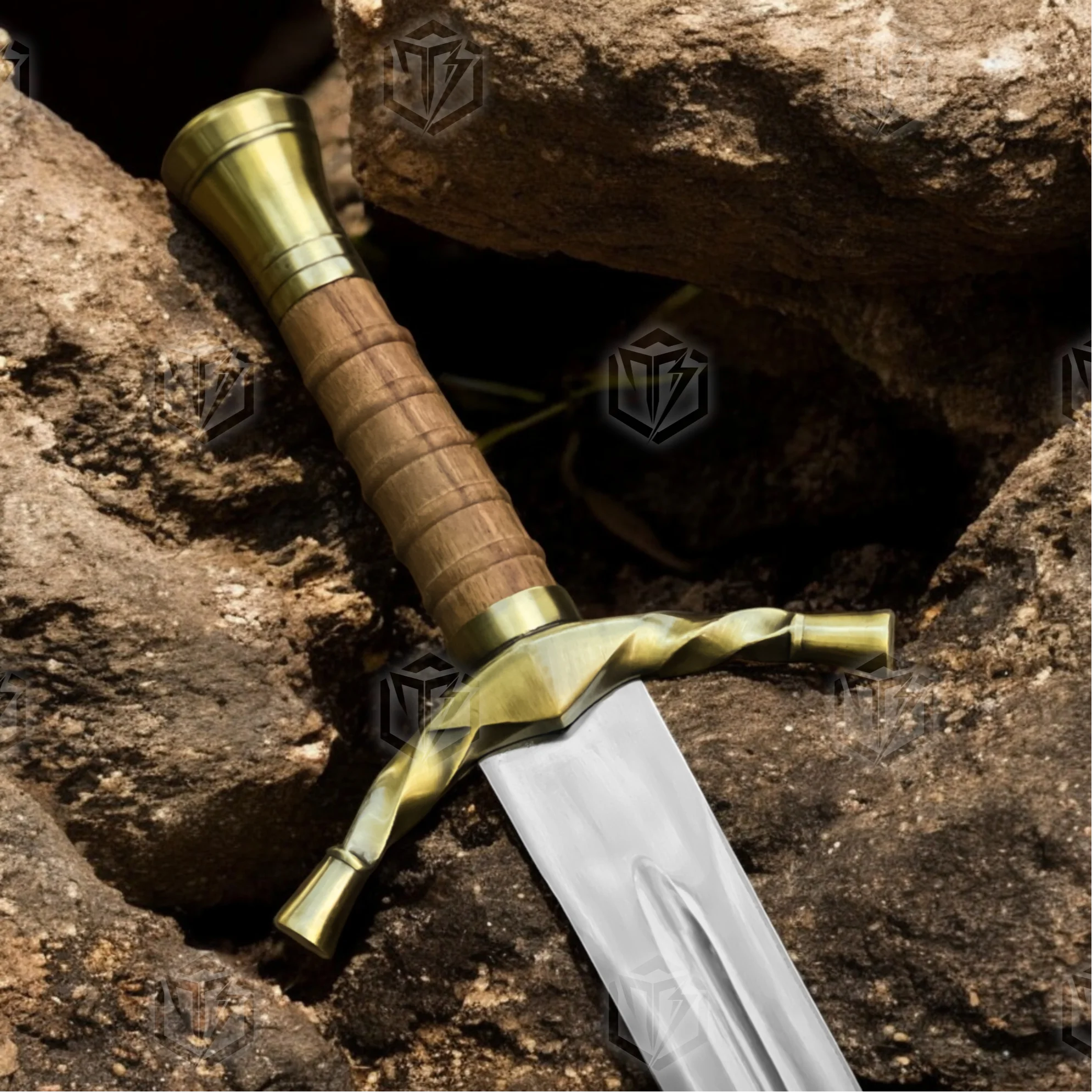 Premium Boromir Gondor Elite Sword Replica with Oak Stand