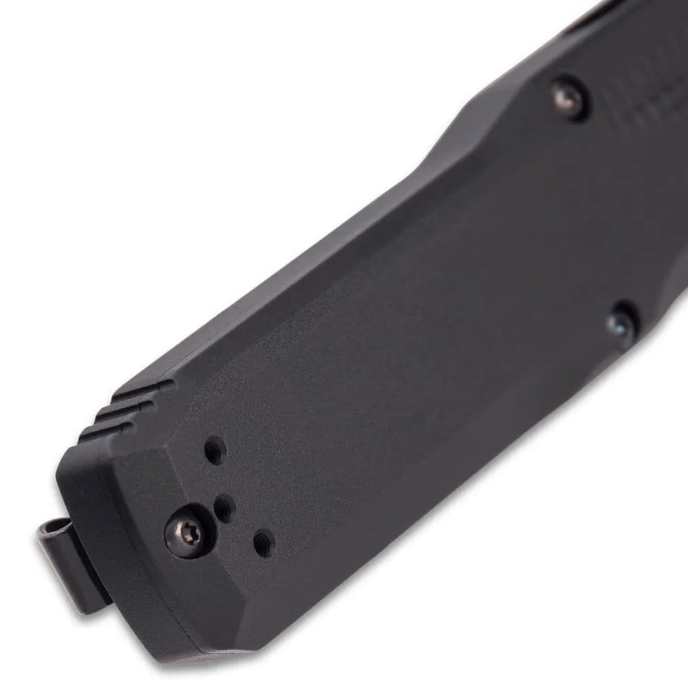 Elite Benchmade Phaeton OTF knife deployed view