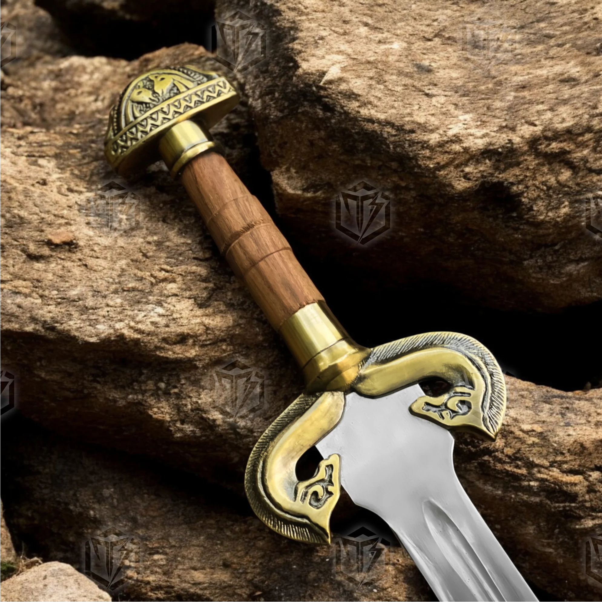 Premium Éowyn’s Shieldmaiden Valor Sword Replica LOTR with Mahogany Plaque