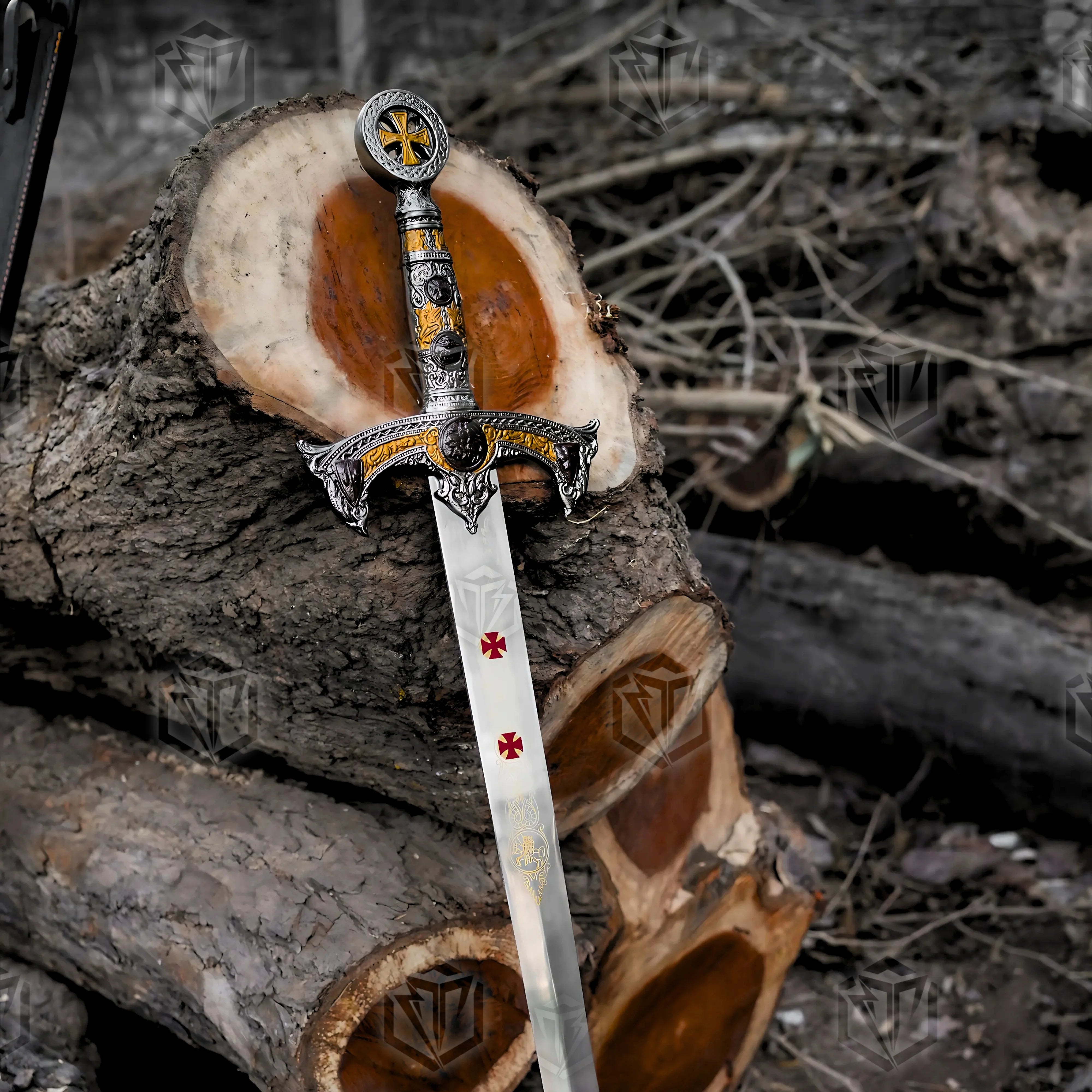Premium Knights Crusader Templar Sword Replica with Templar cross engravings.