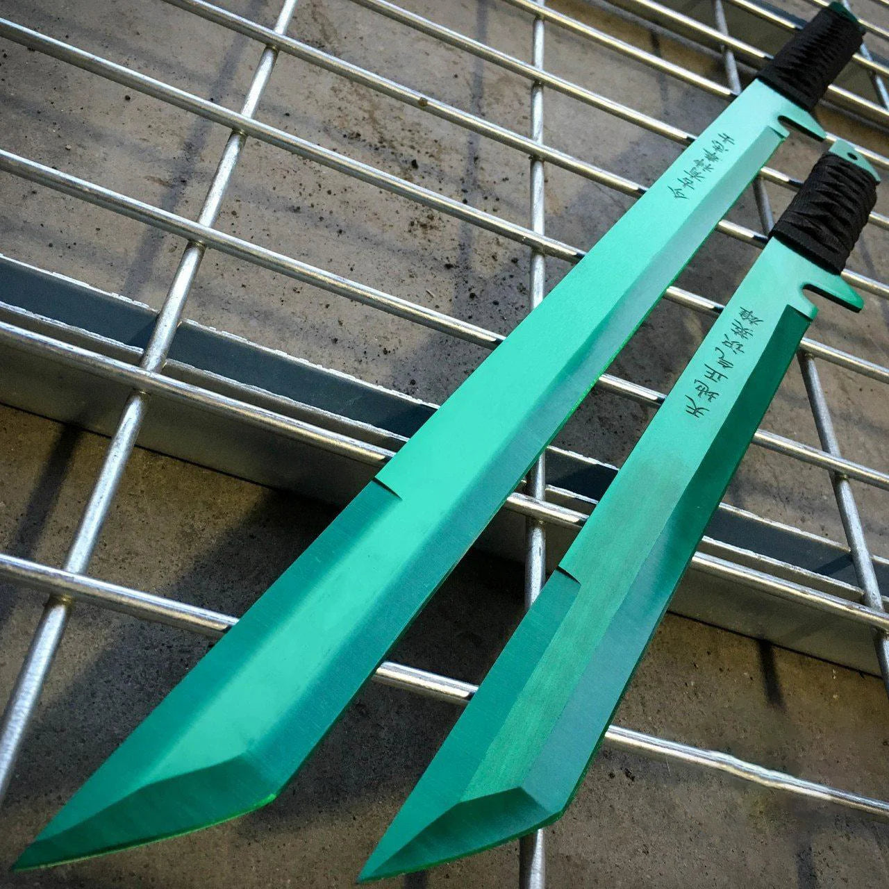 8PC Green Goblin Set with two swords