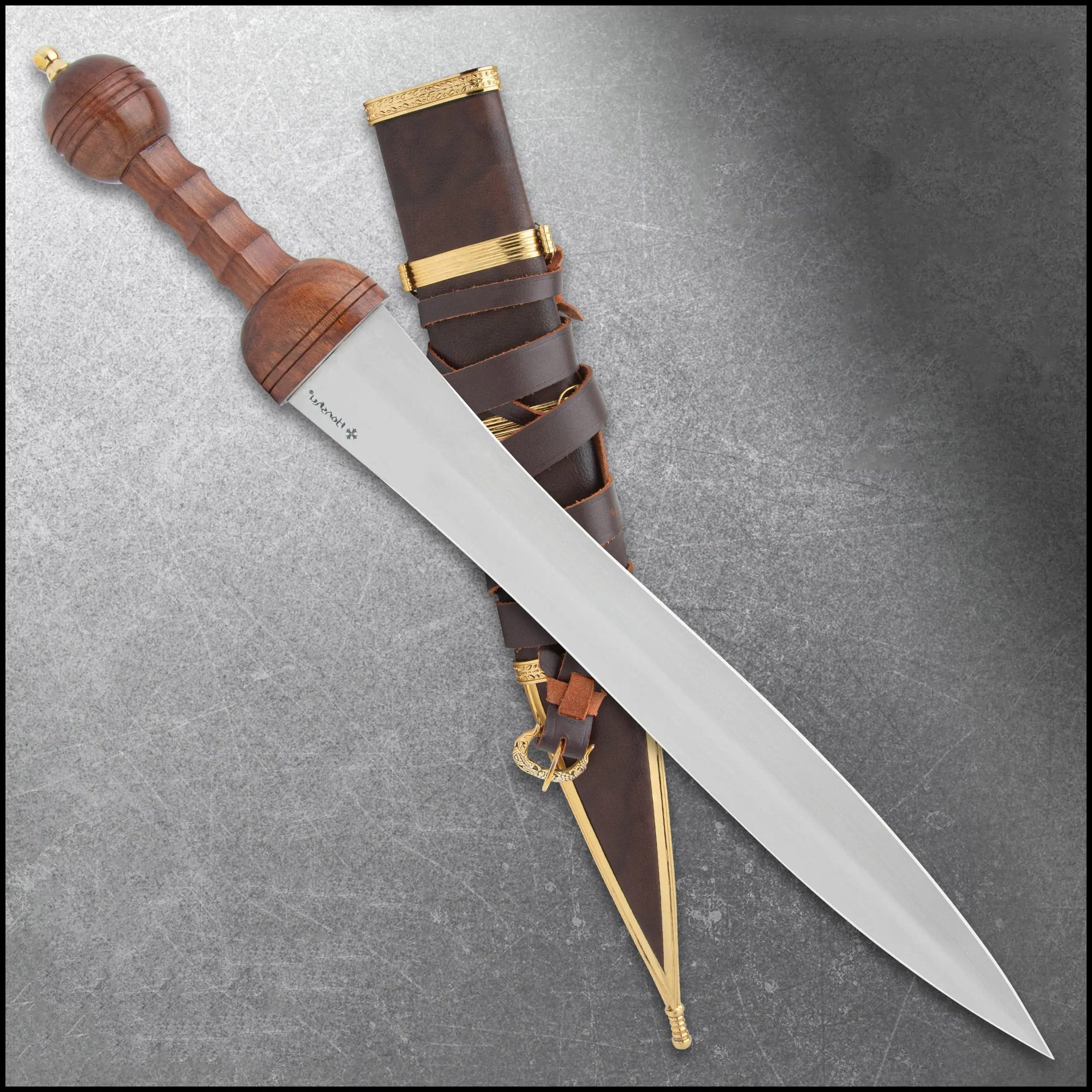 Honshu Historic Forge Roman Mainz Gladius – 69.50 cm carbon steel sword with double-edged blade, grooved wooden grip, brass guard & leather scabbard | Authentic Roman short sword for reenactment and collectors
